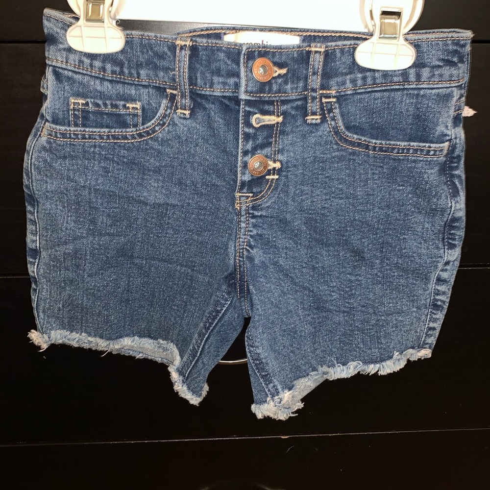 Abercrombie Kids girls short.